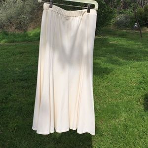 Weekenders Beige midi skirt